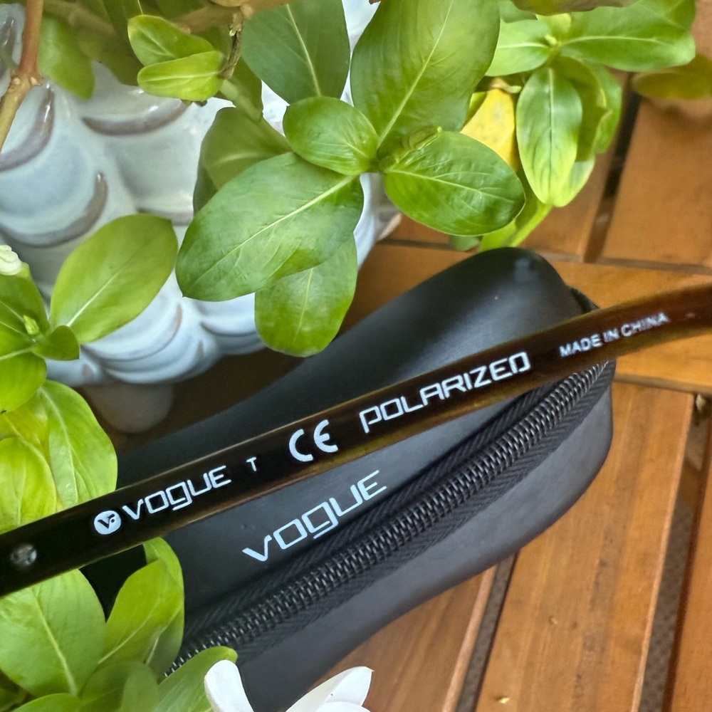 Vogue Polarized Havana Brown Sunglasses & Case ✨EUC Retail $189 - Picture 3 of 9